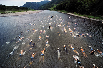最優秀賞（厚生労働大臣賞）『水泳マラソン』