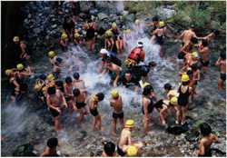 優秀賞<br />全国簡易水道協議会会長賞『川遊び』