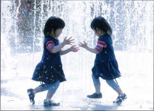 特別賞<br />水道技術研究センター理事長賞『双子ちゃん』