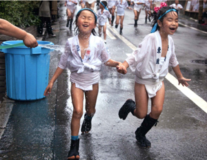 特別賞<br />日本水道工業団体連合会会長賞『勢い水』