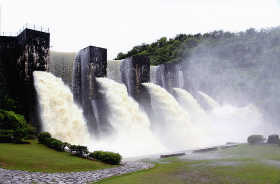 【平成２９年度全国会議（水道研究発表会）（開催地：高松市）開催記念】<br />高松市上下水道事業管理者賞『自然放水』