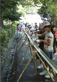 『流しうどん』
