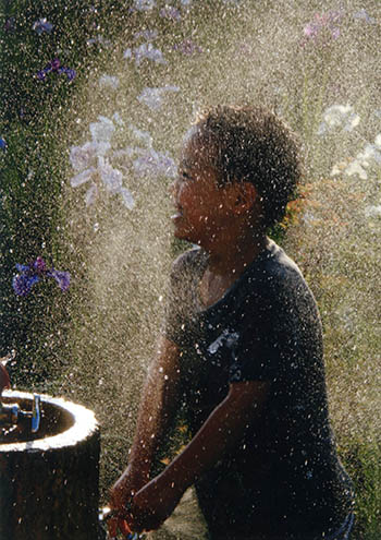 特別賞<br />日本水道協会会長賞『水遊び』