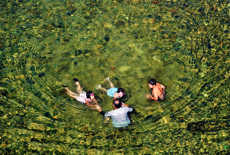 特別賞<br />日本水道工業団体連合会会長賞『夏の家族』