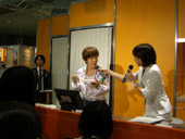 平野レミさんがトークショー／下水道展東京都ブース