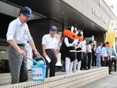 打ち水で広げよう「エコ活動」の輪！／京都市上下水道局
