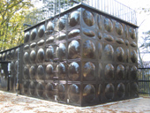 ｢高尾山｣山頂で｢東京水｣／東京都水道局