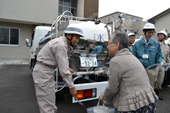 加圧給水車で市民に応急給水／戸田市の訓練に参加／第一環境
