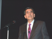 ｢学と行政のさらなる連携を｣／濱田早大教授が最終講義