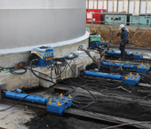 全国初､配水塔に曳家工法採用／限りある敷地を最大限活用／材質は軽量なステンレス鋼製／川崎市上下水道局 宮崎配水塔更新工事