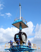 不断水でφ２０００のバルブ設置／インサートバルブ工法で施工／ポンプ所の送水先切り替えで／名古屋市春日井浄水場内で／大成機工