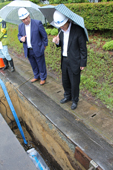 十和田市の導入効果確認／滝沢会長が現地ヒアリング／ダク協｢管路更新を促進する工事イノベーション研究会｣
